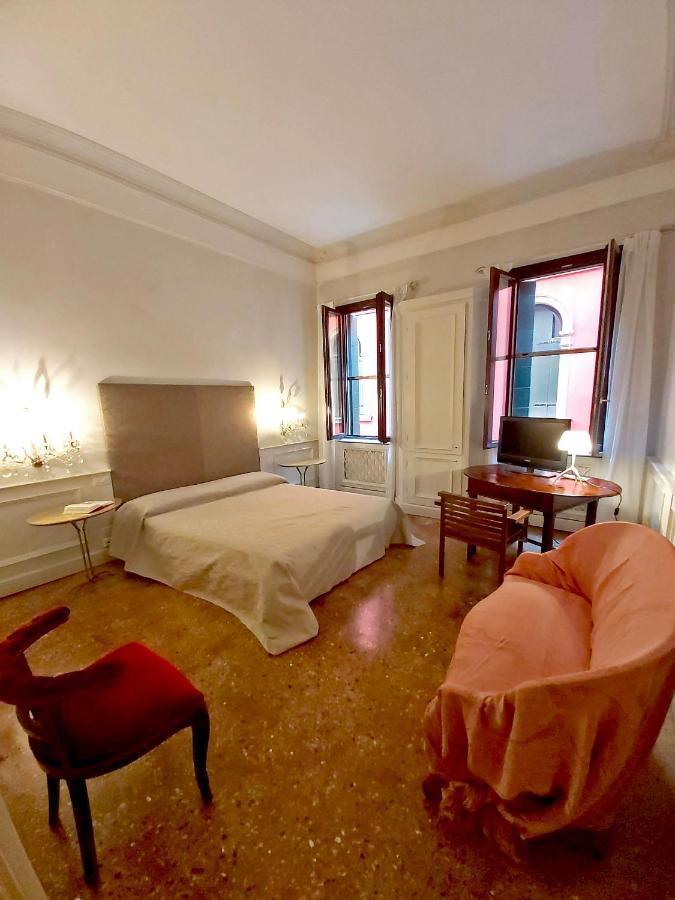 Gorgeous Venetian With Canal View * Venetië