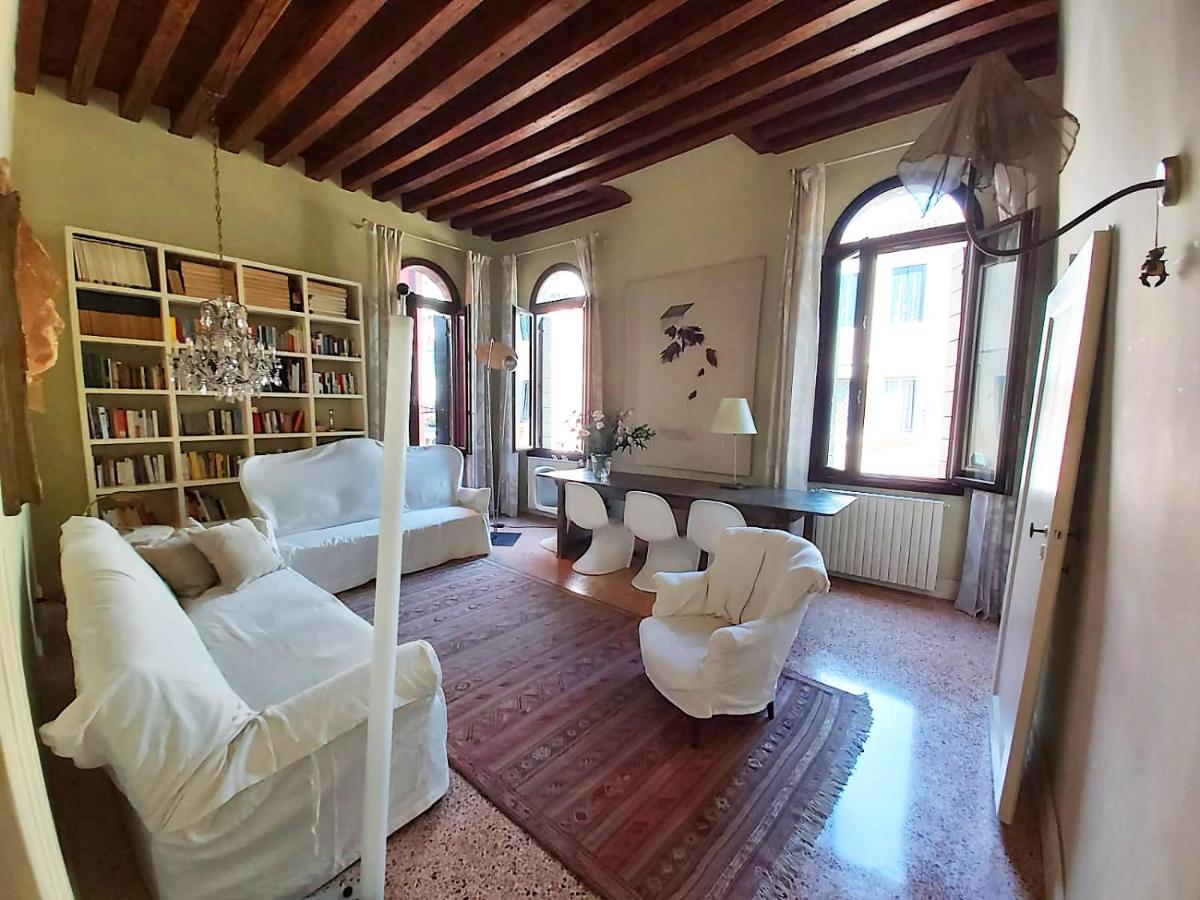 Appartement Gorgeous Venetian With Canal View *
